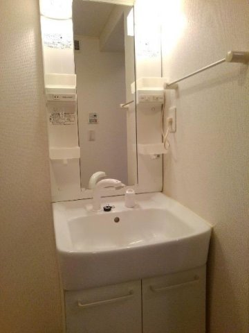 洗面設備　スペースが確保できる洗面所です