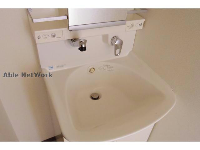 洗面設備　※同物件別部屋の写真です。