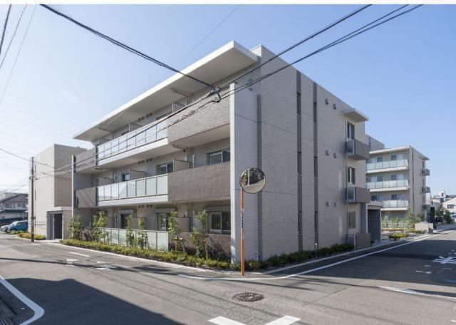 建物外観　駅から徒歩７分