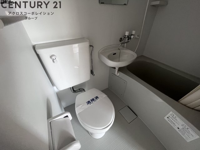 トイレ　浴室内にトイレがあります☆