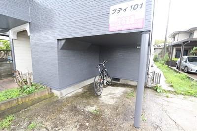エントランス　駐輪場です