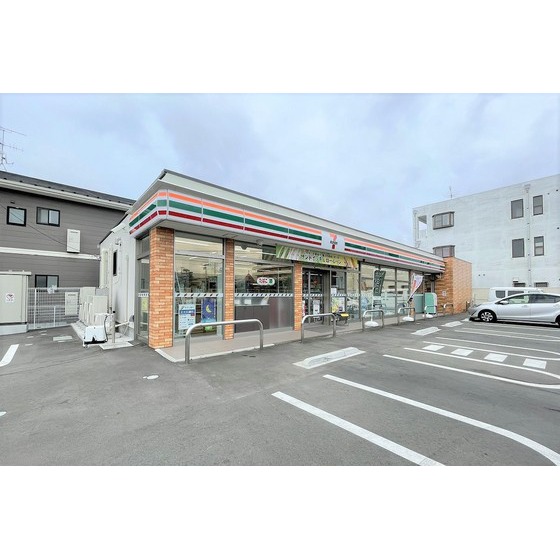 コンビニ　セブンイレブン仙台新田二丁目店（コンビニ）まで486m