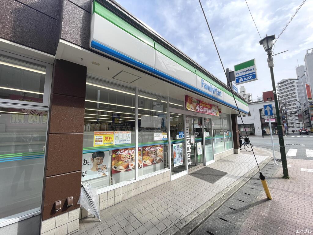 コンビニ　ファミリーマート久留米文化街店（コンビニ）まで183m