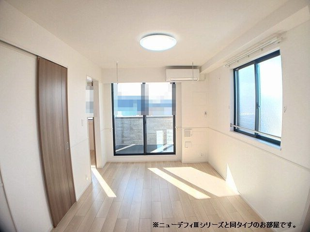 居室・リビング　図面と現状に相違がある場合には現状を優先