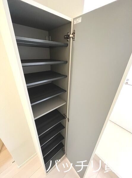 玄関　同型タイプの為、現状を優先致します。