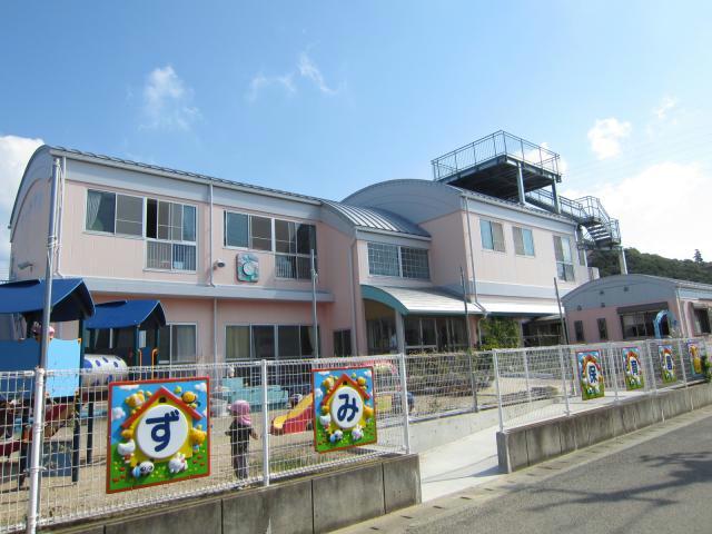 幼稚園・保育園　幼保連携型認定こども園IZUMI（幼稚園・保育園）まで1408m