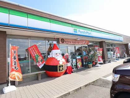 コンビニ　ファミリーマート（コンビニ）まで496m