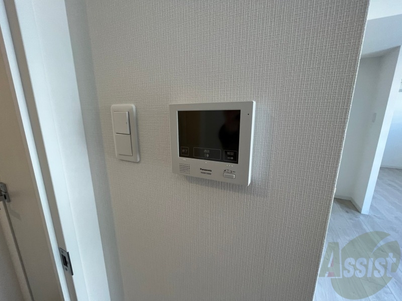 セキュリティ　ＴＶモニター付インターホンです。来客者の顔が見えるので安心！