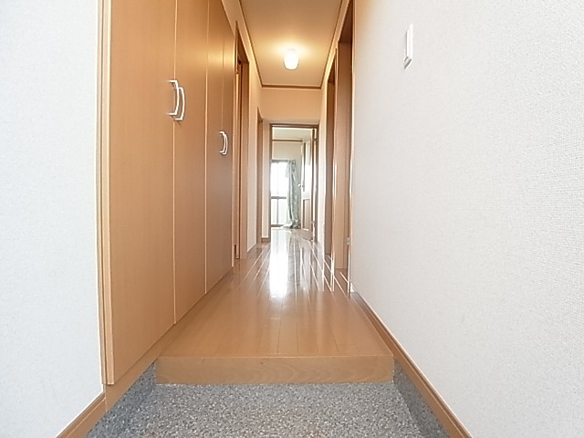 玄関　別部屋写真