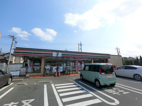 コンビニ　セブン‐イレブン 印西小林店（コンビニ）まで576m