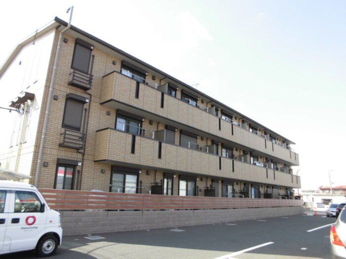 建物外観　駐車場