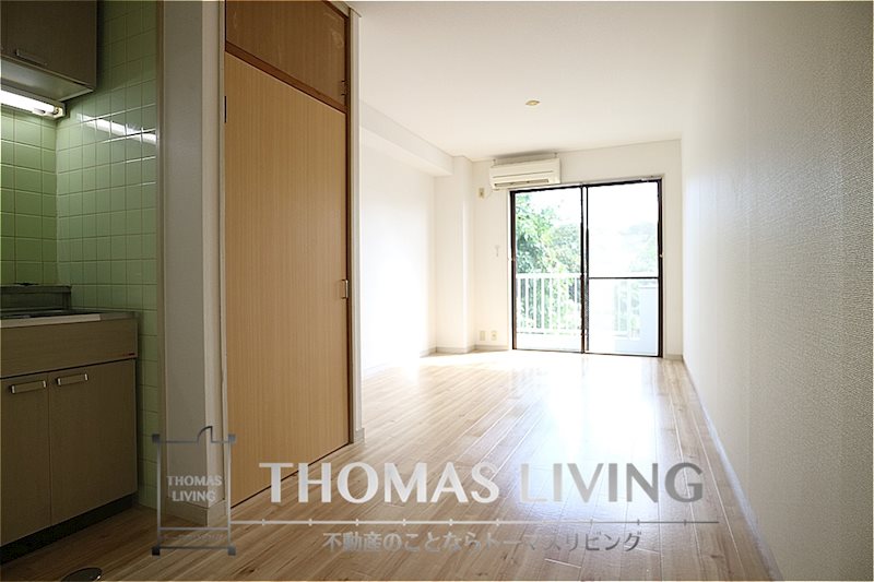 居室・リビング　同物件別部屋につき、現況優先です。