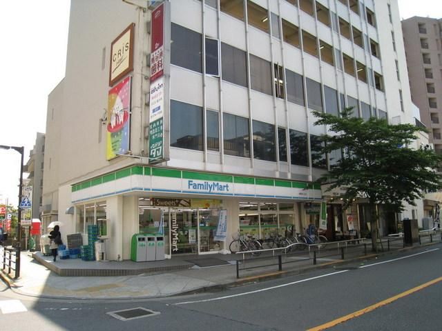 コンビニ　ファミリーマート（コンビニ）まで350m