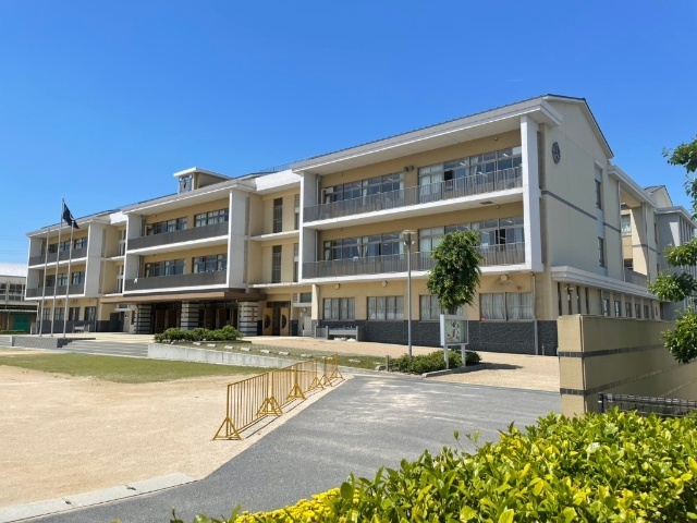 小学校　倉敷市立玉島小学校（小学校）まで922m