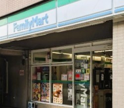コンビニ　ファミリーマート 調布小島町店（コンビニ）まで189m