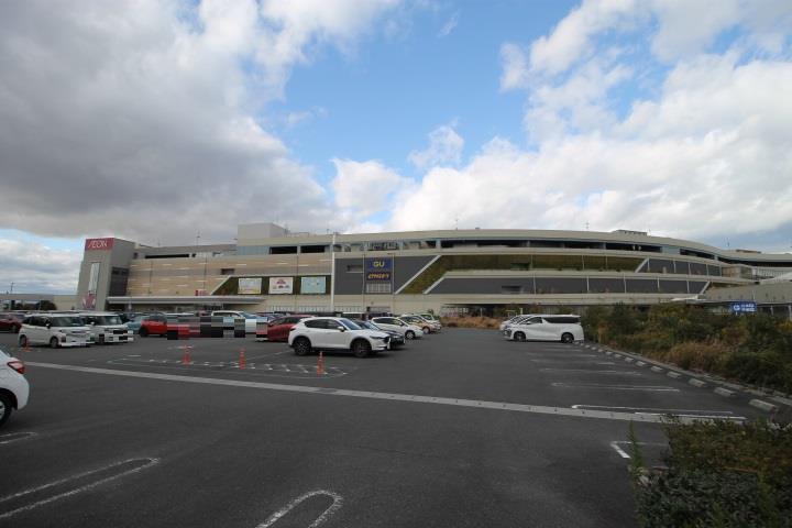 スーパー　イオンスタイル名古屋茶屋（スーパー）まで336m