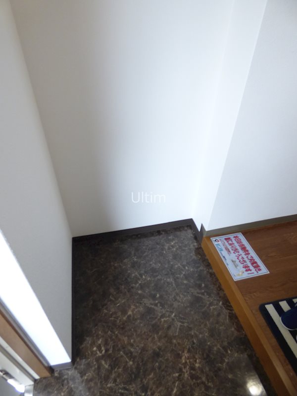 玄関　※同タイプの他のお部屋です