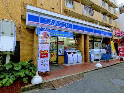 コンビニ　ローソン 大森海岸駅前店（コンビニ）まで215m