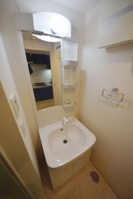 洗面設備　※同建物参考写真