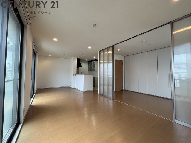 居室・リビング　角部屋住戸で過ごしやすく、おすすめです。