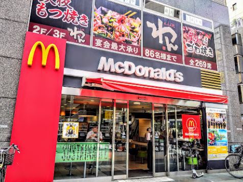 飲食店　マクドナルド三田駅前店（飲食店）まで177m