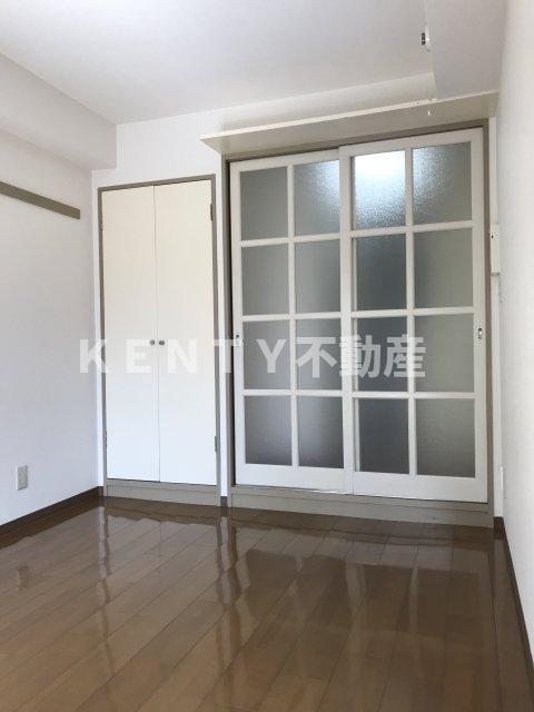 その他部屋・スペース　落ち着いて過ごせるお部屋なので、寝室にいかがでしょうか
