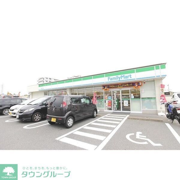 コンビニ　ファミリーマート松島一丁目店（コンビニ）まで730m
