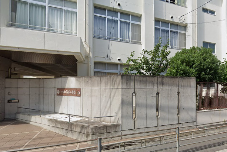 小学校　大阪市立加賀屋小学校（小学校）まで469m