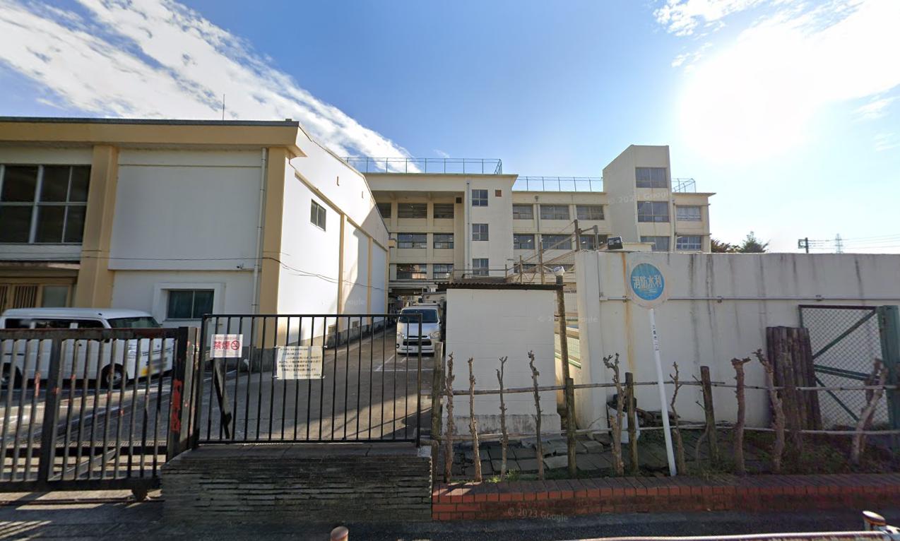 小学校　にしみたか学園三鷹市立井口小学校（小学校）まで573m