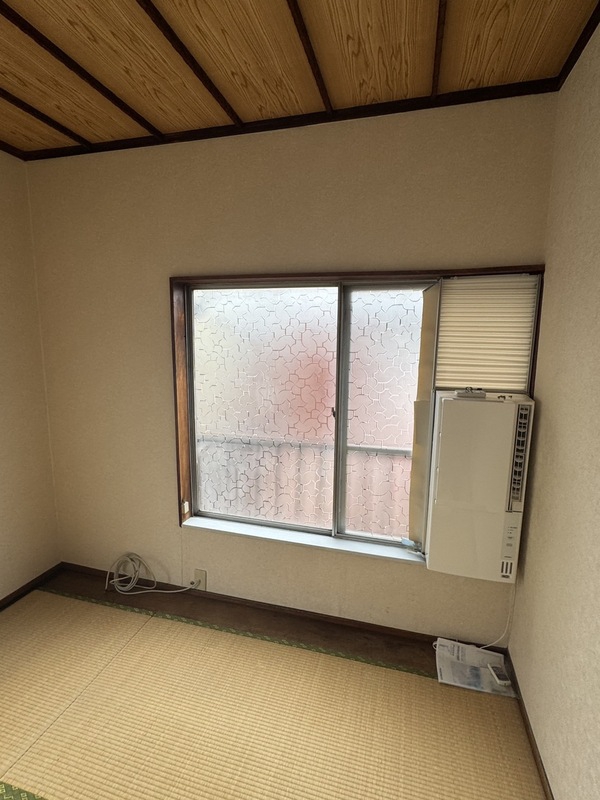 江崎アパートの居間写真