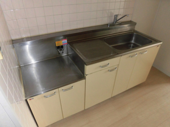 キッチン　※別の部屋の写真です