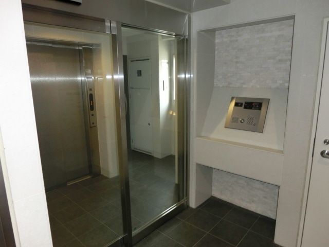 エントランス　☆オートロックも宅配ボックスも☆