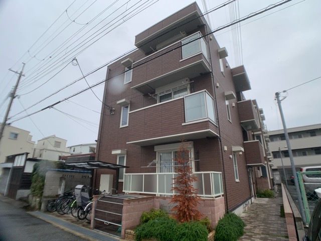 建物外観　オートロック付きで安心です♪