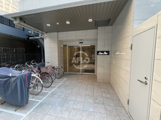 エントランス　LIEN FORT　エントランス