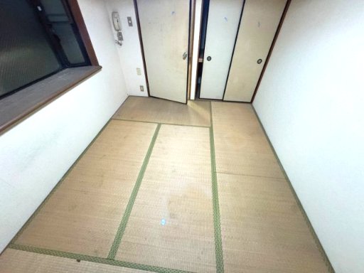 居室・リビング　※写真は別室です※クリーニング前の写真です