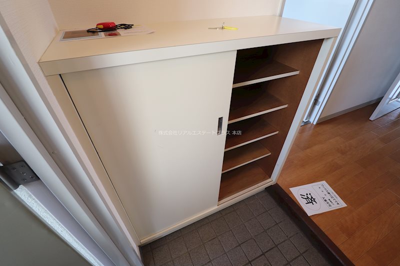 玄関　他の部屋の室内写真となります。