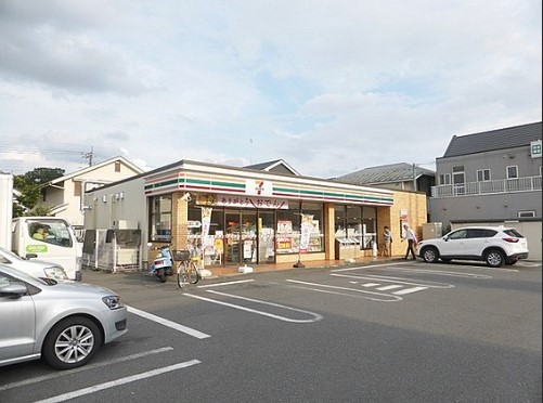 コンビニ　セブンイレブン福生熊川神社前店（コンビニ）まで333m