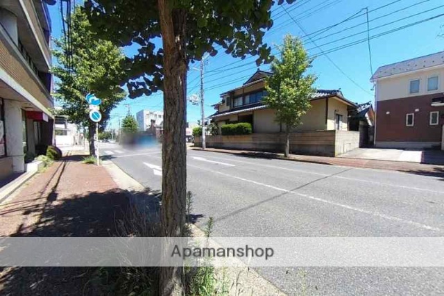 その他　前面道路（その他）まで0m