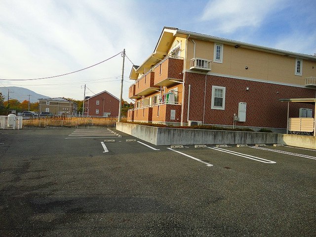 駐車場　広い駐車場