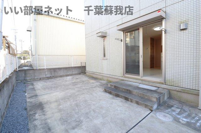 エントランス　落ち着いたエントランスです