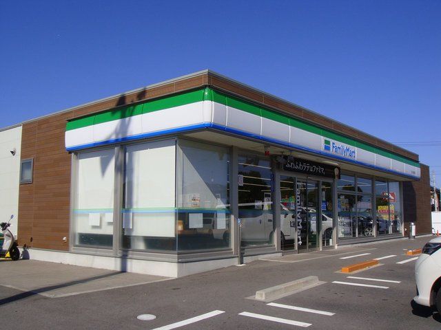 コンビニ　ファミリーマート守山小島町店（コンビニ）まで120m