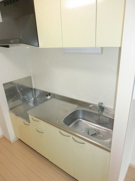 キッチン　※同タイプ住戸参考写真です