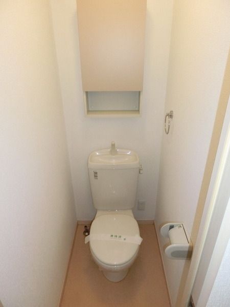 トイレ　※同タイプ住戸参考写真です