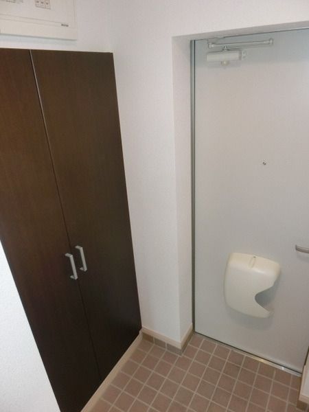 玄関　※同タイプ住戸参考写真です