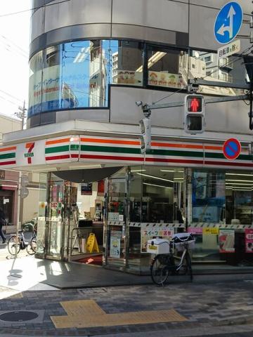 コンビニ　セブンイレブン（コンビニ）まで324m