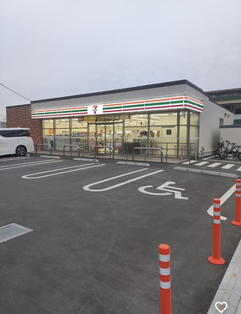 コンビニ　セブンイレブン 草加松原5丁目店（コンビニ）まで242m