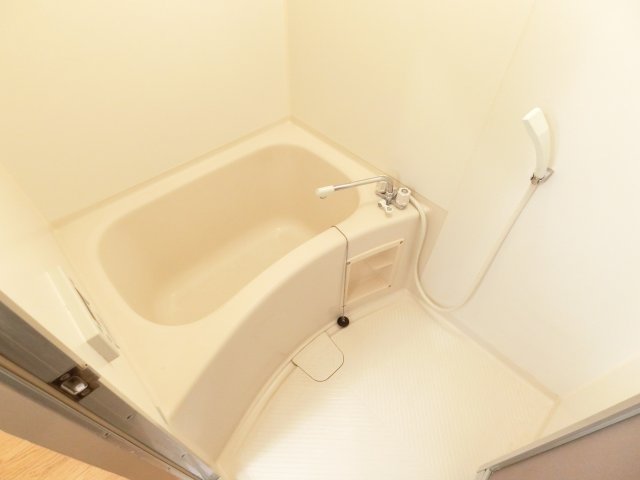 バス・シャワールーム　写真は同マンション別の部屋です