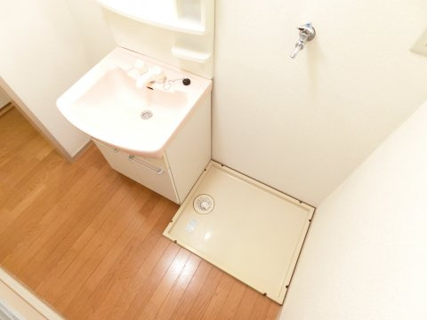 洗面設備　写真は同マンション別の部屋です