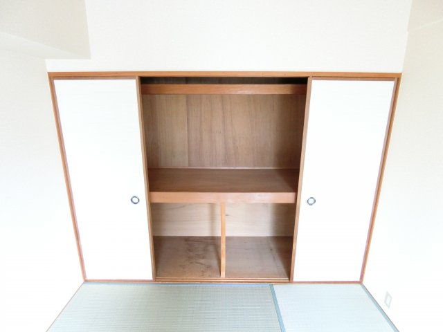 収納　写真は同マンション別の部屋です