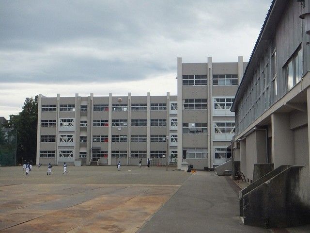 小学校　東本町小学校（小学校）まで500m